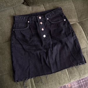 H&M black denim skirt